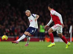 רישרליסון נתן תקווה עם גול מהסרטים (Photo by Justin Setterfield/Getty Images)