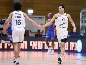 שני הכוכבים של ב“ש/דימונה הערב. אלבי ואנג`ל (אלן שיבר)