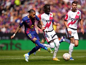 לברצלונה לא היה קל (Photo by Alex Caparros/Getty Images)