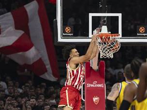 האדומים חגגו בצבע (GETTY)