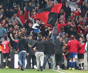 עיר אחת, עולם אחר (יוסי שקל)