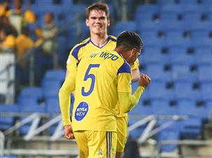 סקאריונה סגר עניין מהנקודה הלבנה (צילום: דני מרון)