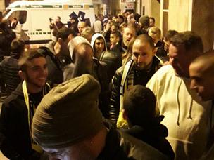 אוהדי מכבי ת"א עוכבו בכניסה