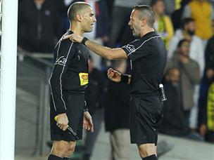 גרינפלד היה במרכז העניינים במחצית הראשונה