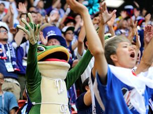 הקהל היפני בטירוף (GETTY)