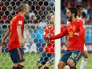 אחראים לשער הראשון. איסקו ואינייסטה (getty)