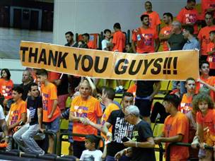 הקהל הכתום הנהדר נפרד מהעונה (אלן שיבר)