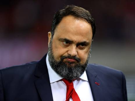 מרינאקיס. באנגליה מעדיפים להיזהר (Getty)