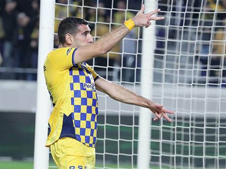 חזר לאימונים. טיבי (דני מרון)