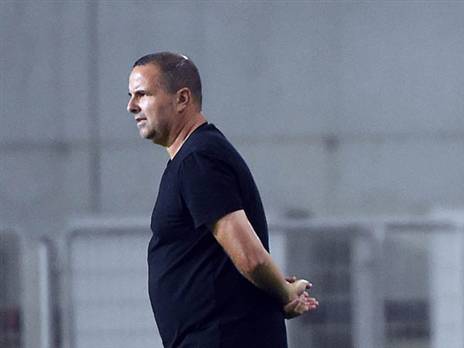 הניח יסודות. (ברני ארדוב)