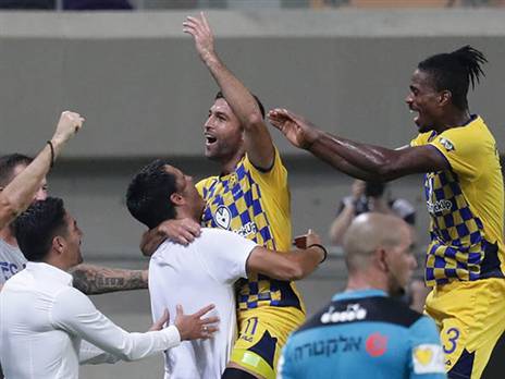 בקכוצה מרוצים מהישארותם של שכטר וייני (אלן שיבר)