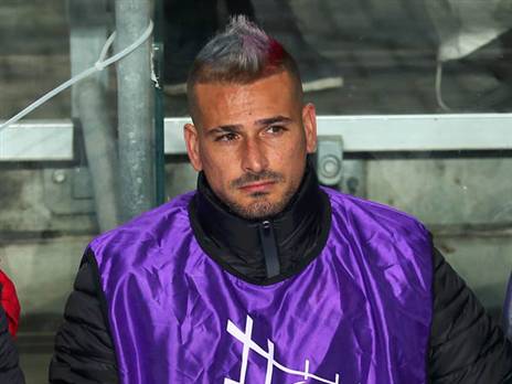 בוזגלו, תובע את האדומים (אלן שיבר)