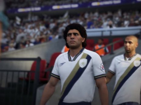 מראדונה בתור אייקון אגדי בפיפ"א 18