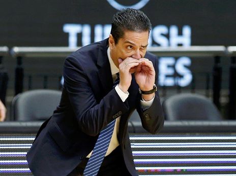 יאניס. הפנים קדימה (אלן שיבר)