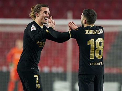 גריזמן ואלבה. המצטיינים של בארסה (Getty)