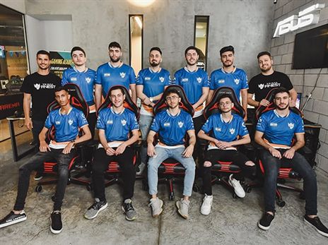 Team Finest בהרכב מלא. קרדיט: אור גליקמן