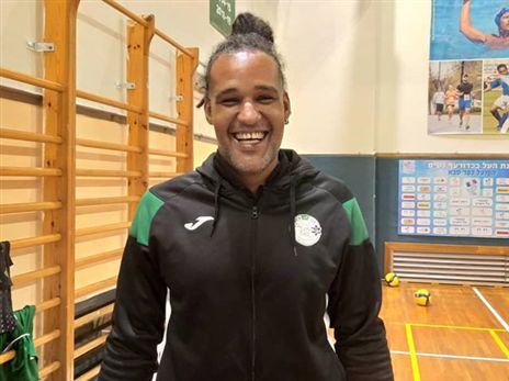 דוס סנטוס. מאמן מכבי חיפה מרוצה (איגוד הכדורעף)
