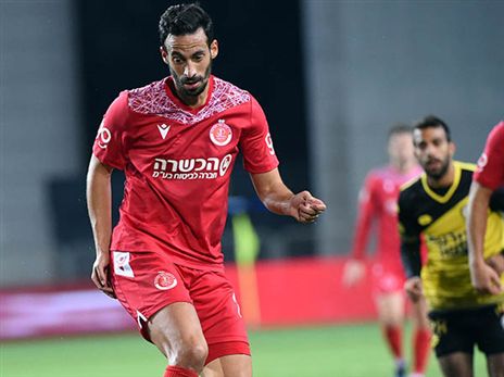 המשיך, למרות הכאב. איינבינדר (צילום: ברני ארדוב)