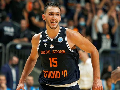 לקח אחריות. לוי (אלן שיבר)