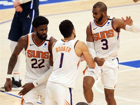 "ישבו לו על האוזן" כל העונה. פול, בוקר ואייטון (GETTY)