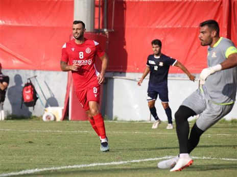 אזולאי במדים האדומים (הפועל ת"א, רשמי)