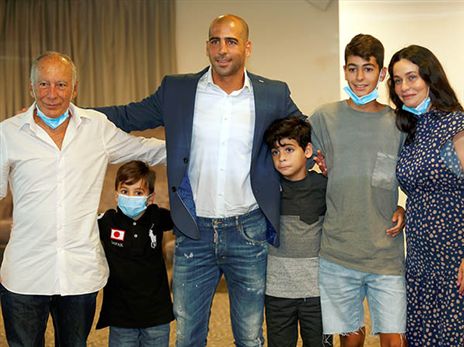 עם המשפחה (אלן שיבר)