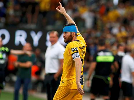 המצטיין של הערב. ייני (אלן שיבר)