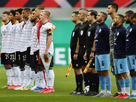 שתי הנבחרות בכר הדשא (Getty)