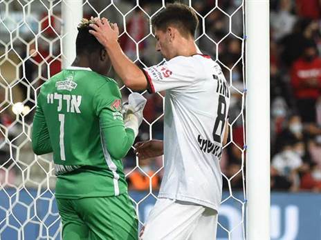 עמוק מתחת לקו האדום (ברני ארדוב)