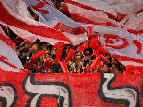 האדומים בבלומפילד (אלן שיבר)