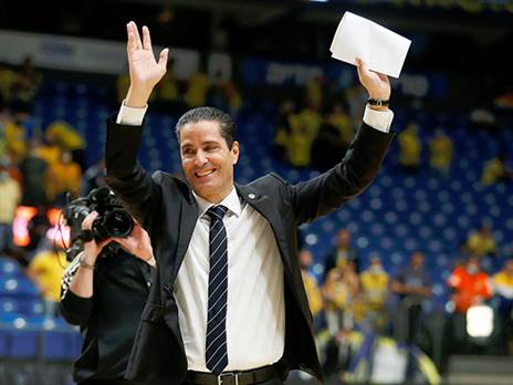 יאניס מאושר (אלן שיבר)