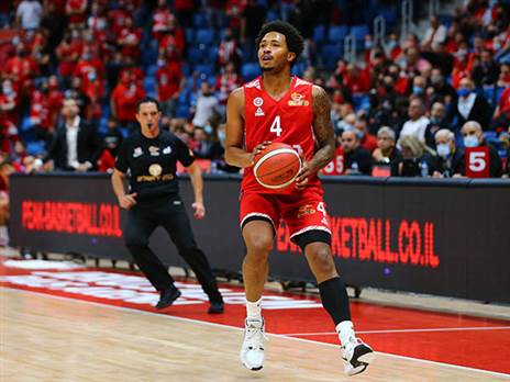 אדאמס. בכושר מצוין (לירון מולדובן)