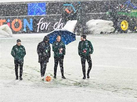 המגרש המושלג בברגמו (GETTY)
