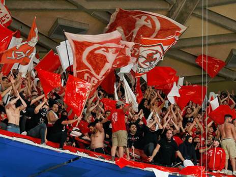 חגיגות אדומות בהיכל (אלן שיבר)