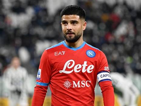 לורנצו אינסינייה. נאפולי סימנה "וי" על המחצית הראשונה (GETTY)