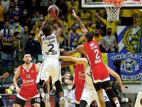 קינן אוואנס וטיילר דורסי. אוואנס היה נהדר (אלן שיבר)