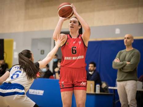 הייתה מעל כולן. בריג'ט קרלטון (קרדיט: מנהלת ליגת העל לנשים בכדורסל)