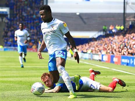 קשה להוציא לו את הכדור מבין הרגליים. אנבוקארה (GETTY)