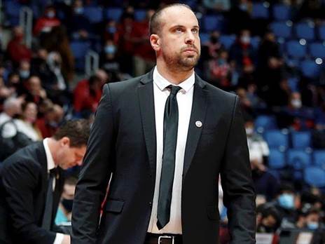 יותם הלפרין. המשבר האמיתי הראשון שלו כמאמן (אלן שיבר)