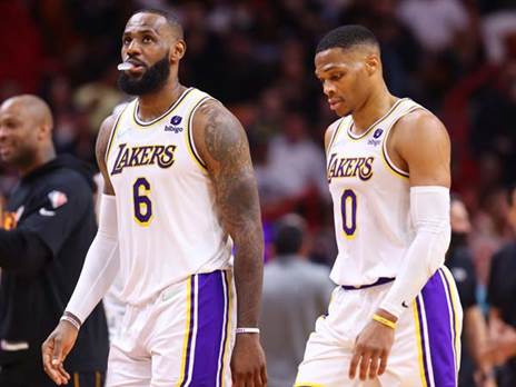 לברון יצליח לגרום לזה לעבוד? (Getty)