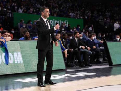 הקבוצה שלו נראית רע. אבן (GETTY)