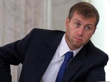 אברמוביץ' ב-2003 כאשר רכש את צ'לסי (Getty0