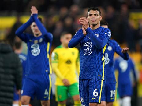 טיאגו סילבה. אפשר להתרכז בכדורגל? (Getty)