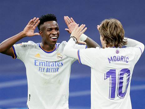 מודריץ' ומיליטאו. שניהם צפויים לקבל חוזים חדשים (Getty)