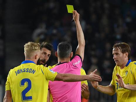 לא מעט כאלה נשלפו הערב (GETTY)