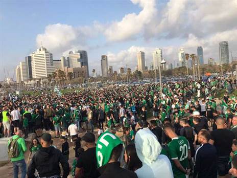 הגיעו בהמוניהם. אוהדי מכבי חיפה (אורי סילברמן)