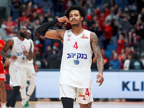 אדאמס. ניזונים מהקהל (אלן שיבר)