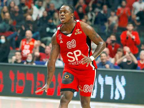 ג'ייקובן בראון. הפך לאחד העוגנים המשמעותיים של האדומים (אלן שיבר)