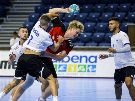 התחלה טובה (צילום באדיבות איגוד הכדוריד בבולגריה)