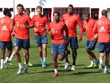 רוב הקריירה בבאיירן. מאי לצד הכוכבים (GETTY)